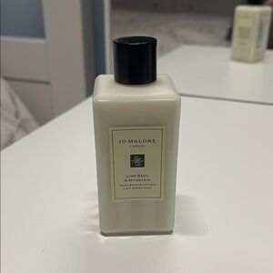 Jo Malone Lime Basil & Mandarin Lotion - Cream and Black